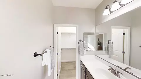 Bath - 9047 E Indigo St, Mesa, AZ 85207 photo 4 of 5