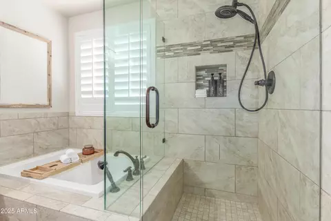 Bath - 3649 E Waite Ln, Gilbert, AZ 85295 photo 2 of 6