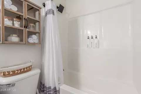 Bath - 3649 E Waite Ln, Gilbert, AZ 85295 photo 6 of 6