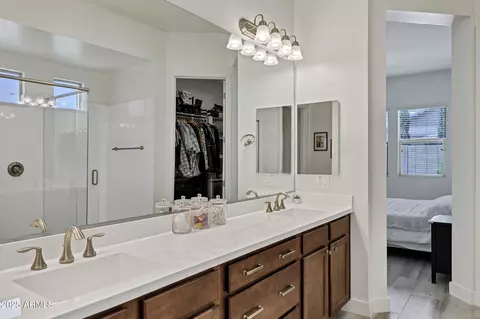 Bath - 3122 E Appaloosa Rd, Gilbert, AZ 85296 photo 3 of 5