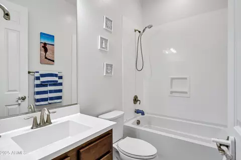 Bath - 3122 E Appaloosa Rd, Gilbert, AZ 85296 photo 5 of 5