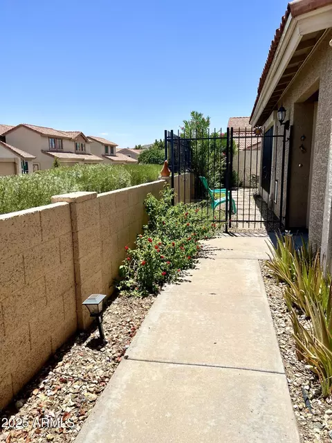 4159 E Jojoba Rd, Phoenix, AZ 85044 photo 2