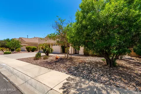 Exterior - 1954 S Marble St, Gilbert, AZ 85295 photo 3 of 10