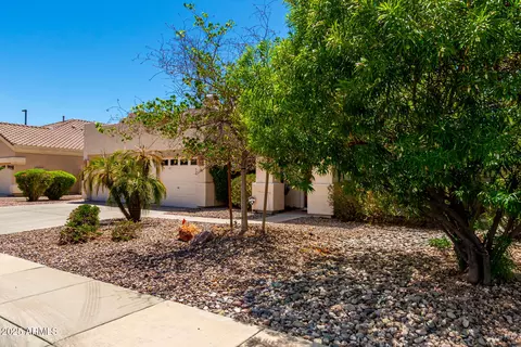 Exterior - 1954 S Marble St, Gilbert, AZ 85295 photo 4 of 10