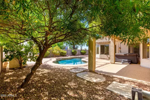 Exterior - 1954 S Marble St, Gilbert, AZ 85295 photo 6 of 10