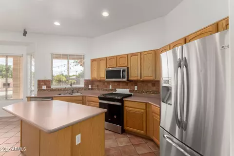 Kitchen - 1954 S Marble St, Gilbert, AZ 85295 photo 3 of 4
