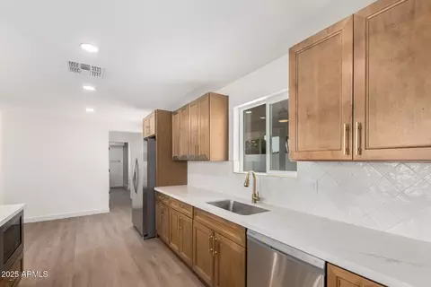 Kitchen - 1202 E Palmaire Ave, Phoenix, AZ 85020 photo 2 of 2