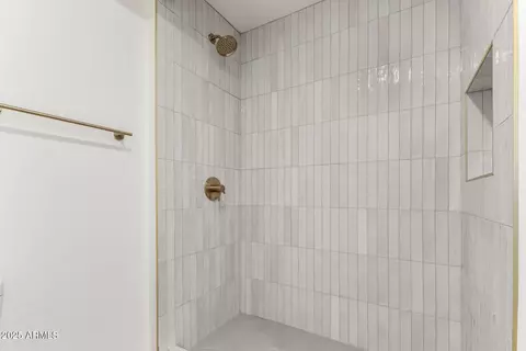 Bath - 1202 E Palmaire Ave, Phoenix, AZ 85020 photo 5 of 5