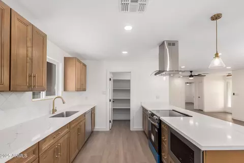 Kitchen - 1202 E Palmaire Ave, Phoenix, AZ 85020 photo 1 of 2