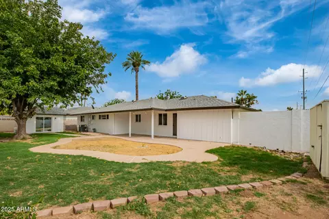 Exterior - 1202 E Palmaire Ave, Phoenix, AZ 85020 photo 4 of 5