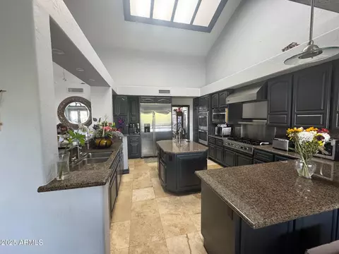 Kitchen - 14623 N 15th Dr, Phoenix, AZ 85023 photo 1 of 2