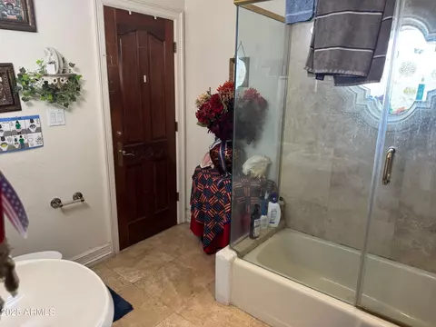 Bath - 14623 N 15th Dr, Phoenix, AZ 85023 photo 1 of 1