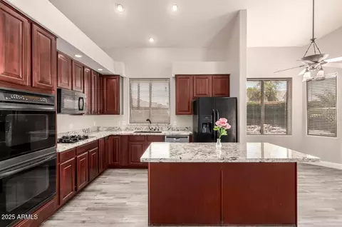 2602 E Glass Ln, Phoenix, AZ 85042 photo 10