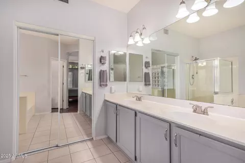 Bath - 1332 E Muriel Dr, Phoenix, AZ 85022 photo 2 of 4