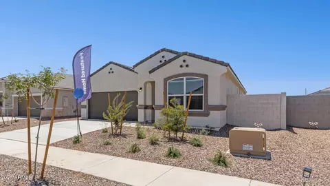 18376 W Hackamore Dr, Wittmann, AZ 85361 photo 2