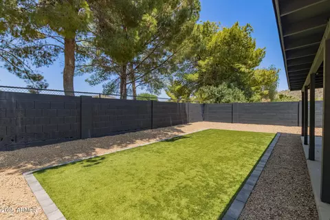 Exterior - 1338 E Tonto Ln, Phoenix, AZ 85024 photo 4 of 6