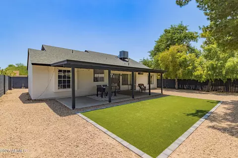 Exterior - 1338 E Tonto Ln, Phoenix, AZ 85024 photo 5 of 6