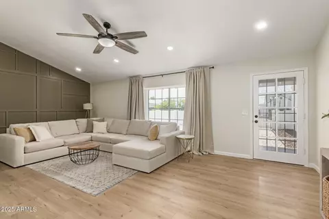 Living - 1338 E Tonto Ln, Phoenix, AZ 85024 photo 1 of 3