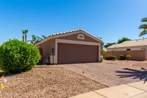 Exterior - 1702 E Horseshoe Ave, Gilbert, AZ 85296 photo 4 of 5
