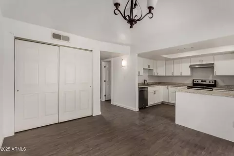 4734 W Rose Ln, Glendale, AZ 85301