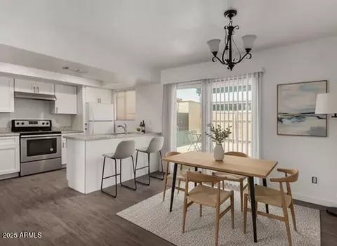 4734 W Rose Ln, Glendale, AZ 85301