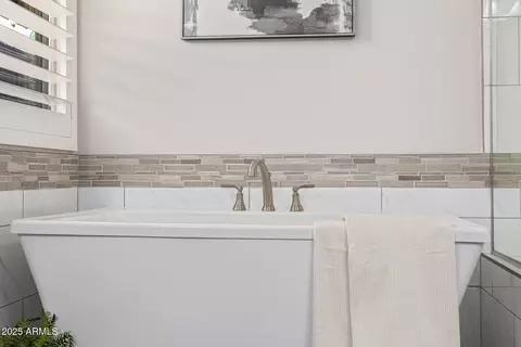 Bath - 9809 E Strobe Ave, Mesa, AZ 85212 photo 3 of 6