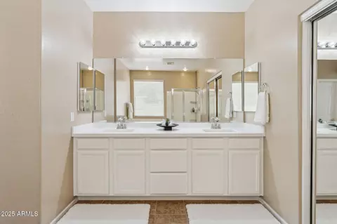 Bath - 4159 E Shannon St, Gilbert, AZ 85295 photo 2 of 5