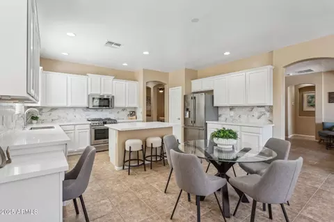Kitchen - 4159 E Shannon St, Gilbert, AZ 85295 photo 2 of 6