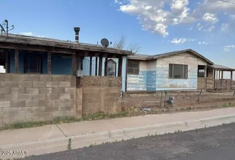 522 James Ave, Winslow, AZ 86047