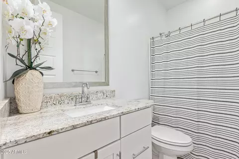 Bath - 6334 W Illini St, Phoenix, AZ 85043 photo 2 of 2