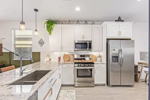 Kitchen - 6334 W Illini St, Phoenix, AZ 85043 photo 1 of 2