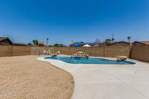 Exterior - 329 W Aspen Ave, Gilbert, AZ 85233 photo 6 of 9