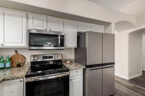 Kitchen - 3961 E Lexington Ave, Gilbert, AZ 85234 photo 3 of 4