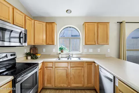 Kitchen - 9836 E Osage Ave, Mesa, AZ 85212 photo 3 of 4