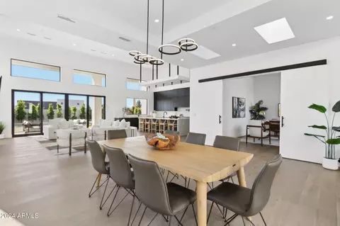 Dining - 1819 E Myrtle Ave, Phoenix, AZ 85020 photo 1 of 4