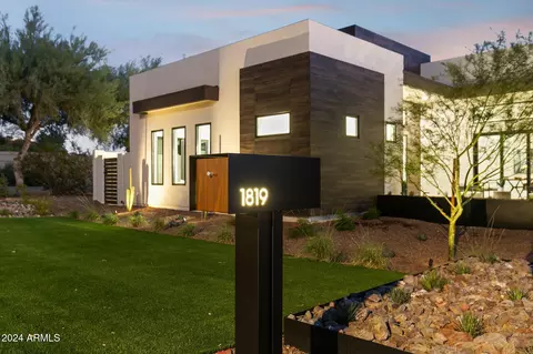 Exterior - 1819 E Myrtle Ave, Phoenix, AZ 85020 photo 13 of 16