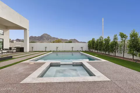 Exterior - 1819 E Myrtle Ave, Phoenix, AZ 85020 photo 2 of 16