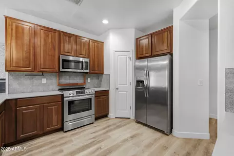 Kitchen - 11436 E Sonrisa Ave, Mesa, AZ 85212 photo 3 of 5