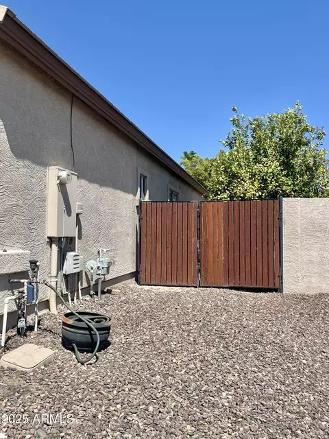 Exterior - 867 S Del Rio Ct, Apache Junction, AZ 85120 photo 5 of 6