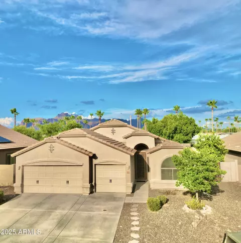 867 S Del Rio Ct, Apache Junction, AZ 85120
