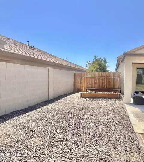 Exterior - 867 S Del Rio Ct, Apache Junction, AZ 85120 photo 2 of 6
