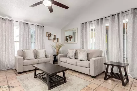 4043 E Burgess Ln, Phoenix, AZ 85042 photo 5