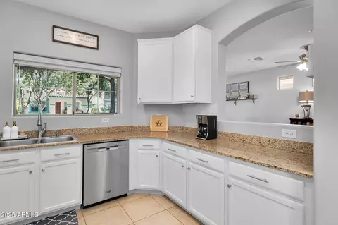 Kitchen - 3111 E Hobart St, Gilbert, AZ 85296 photo 2 of 3