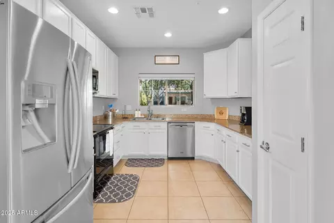 Kitchen - 3111 E Hobart St, Gilbert, AZ 85296 photo 1 of 3