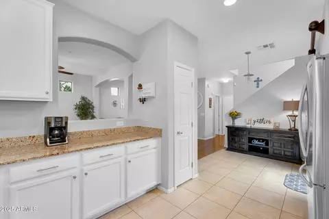 Entry Way - 3111 E Hobart St, Gilbert, AZ 85296 photo 4 of 6