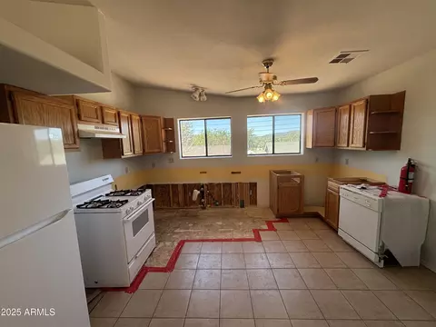 414 W Frontier St, Payson, AZ 85541 photo 2