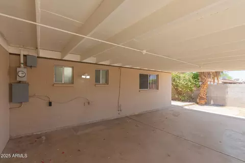Exterior - 8437 S 5th Dr, Phoenix, AZ 85041 photo 3 of 6