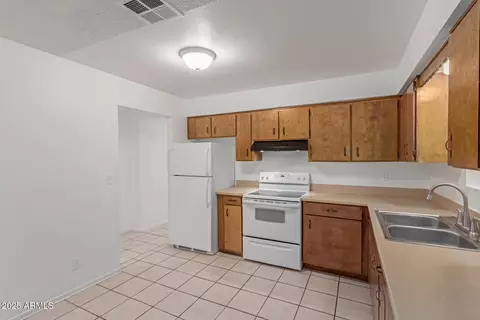 Kitchen - 8437 S 5th Dr, Phoenix, AZ 85041 photo 2 of 2