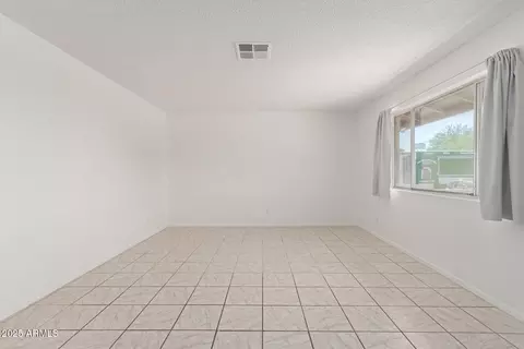 Living - 8437 S 5th Dr, Phoenix, AZ 85041 photo 2 of 4