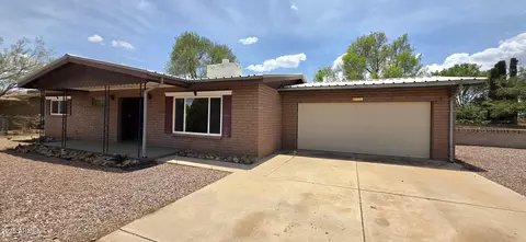 1004 E Mescal Dr, Pearce, AZ 85625